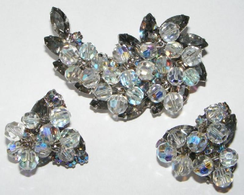Front view of Gray (black Diamond) Navettes Brooch