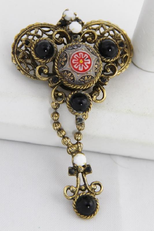 Front view of Black (jet) Cabochons Molded/Cut Pin Pendant