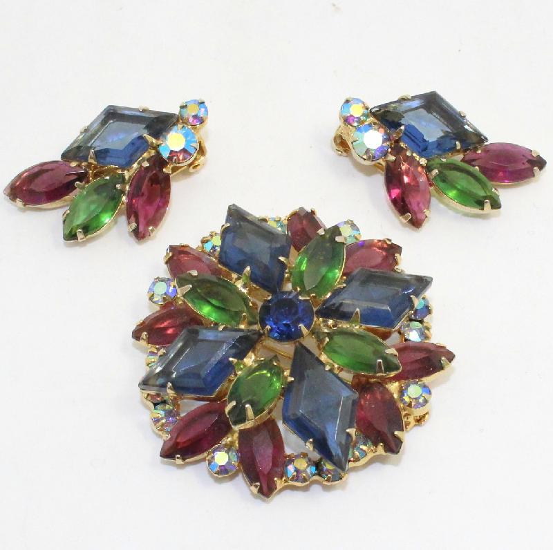 Front view of Multiple Colors Diamond Brooch
