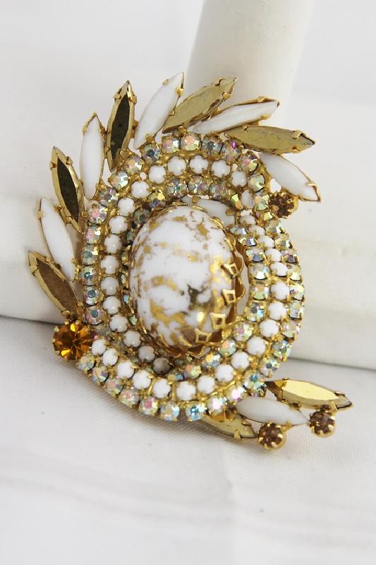 Front view of White (chalk Or Milk) Cabochons Spotted Brooch