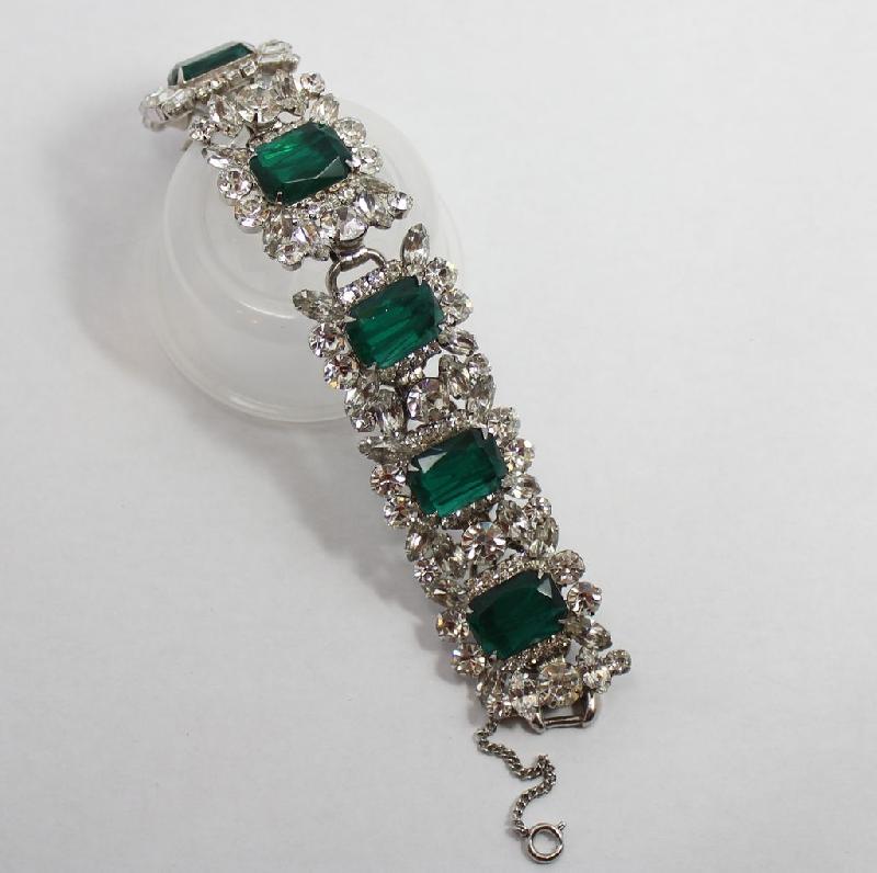 Front view of Green Emerald Cut Striped Bracelet 5 Link