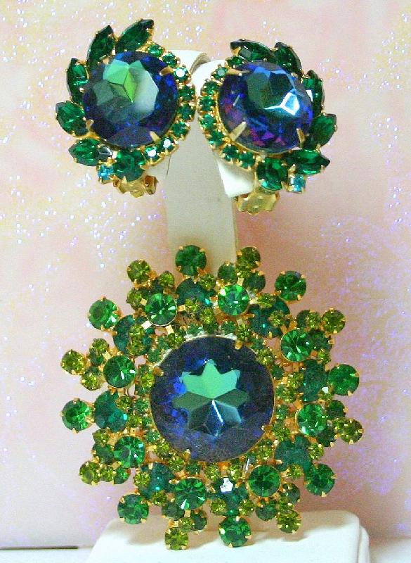 Front view of Green Dentelle Multi-Color/Shaded Brooch