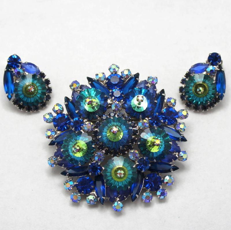 Front view of Blue Navettes Rivoli/Margarita Earrings Clip