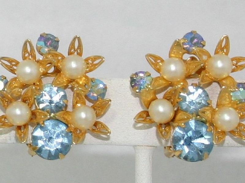 Front view of Blue Chatons Only Pearl Earrings Clip