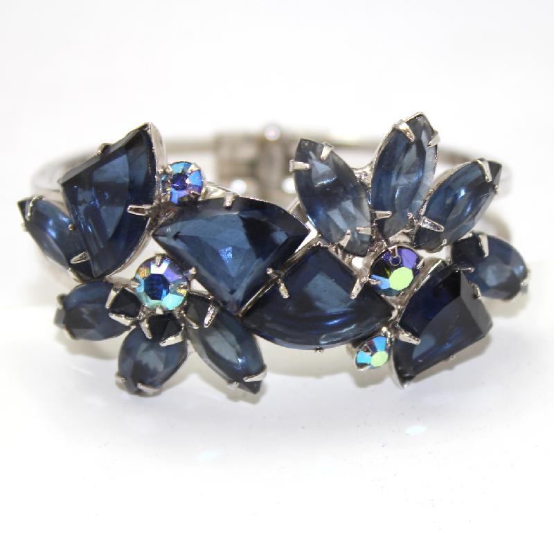 Front view of Blue Pie Bracelet Clamper