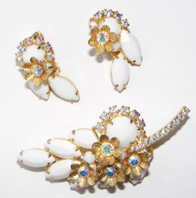 Front view of White (chalk Or Milk) Navettes Brooch