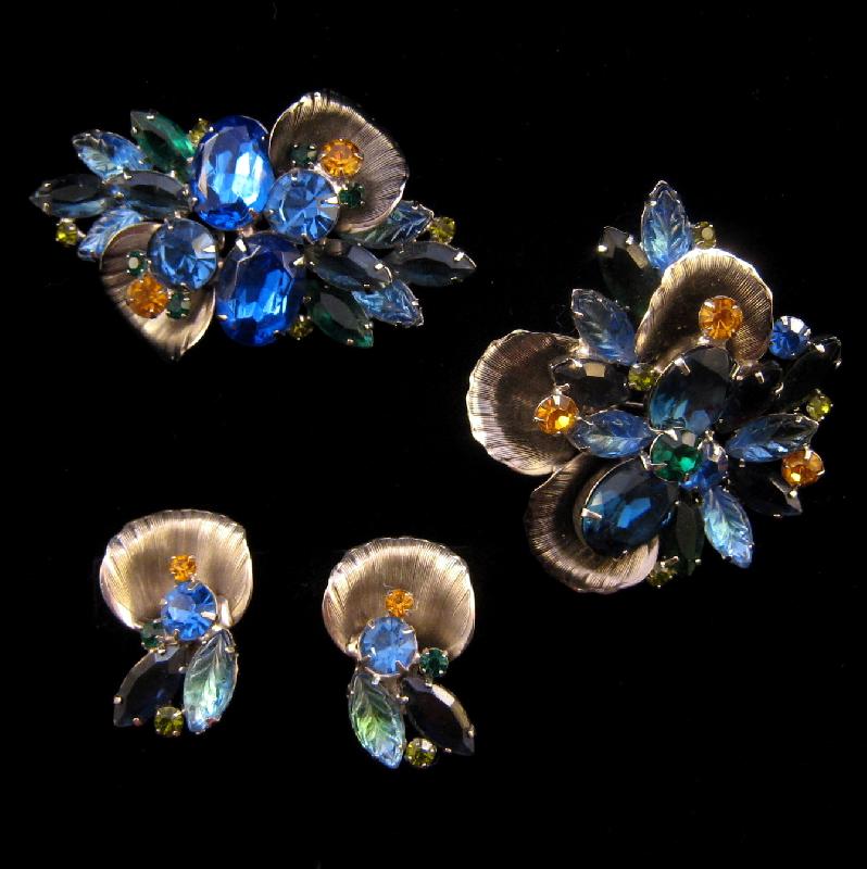 Front view of Blue Oval Molded/Cut Brooch