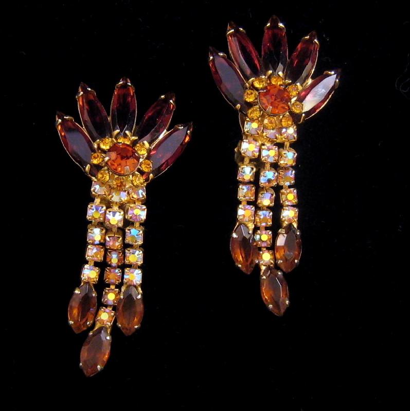 Front view of Topaz Navettes Earrings Clip