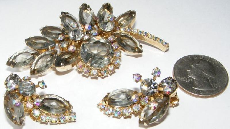 Front view of Gray (black Diamond) Navettes Brooch
