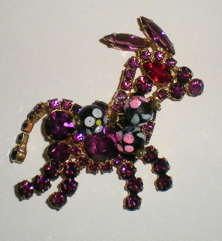 Front view of Purple (cardinal) Oval Brooch