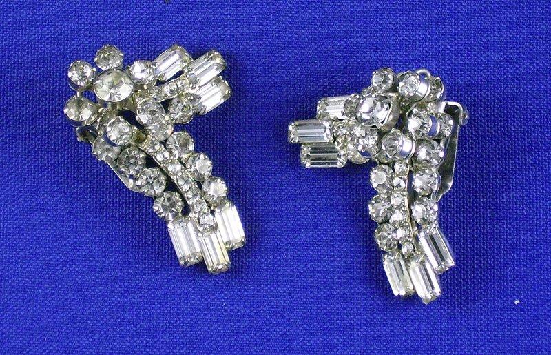 Front view of Clear Baguettes Earrings Clip
