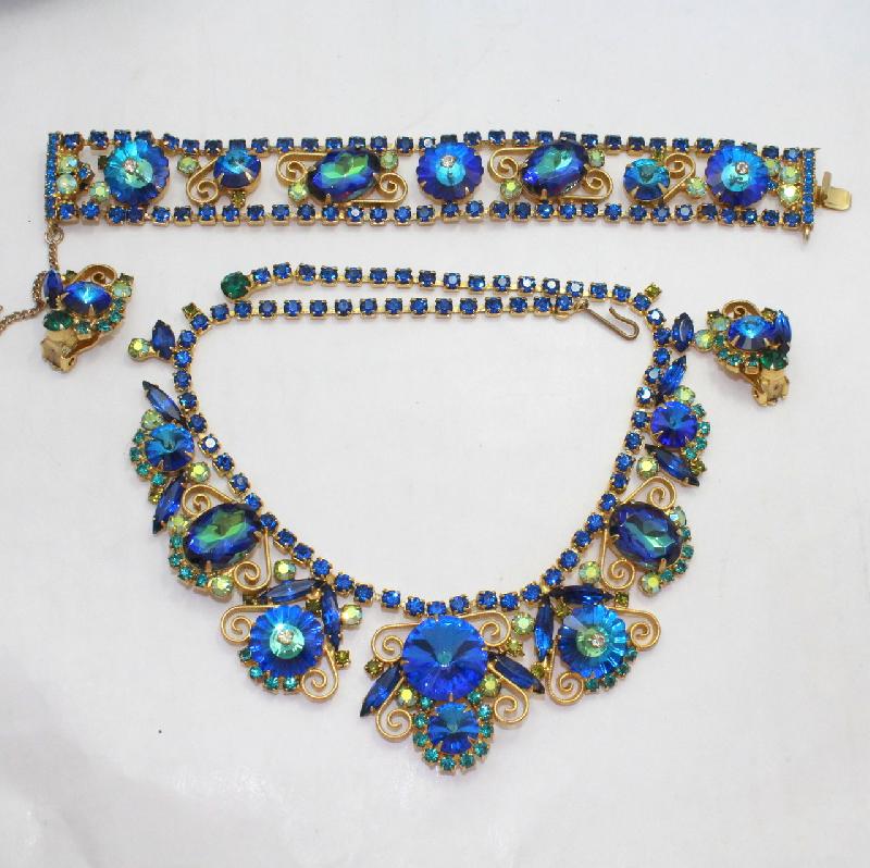 Front view of Blue Oval Rivoli/Margarita Necklace