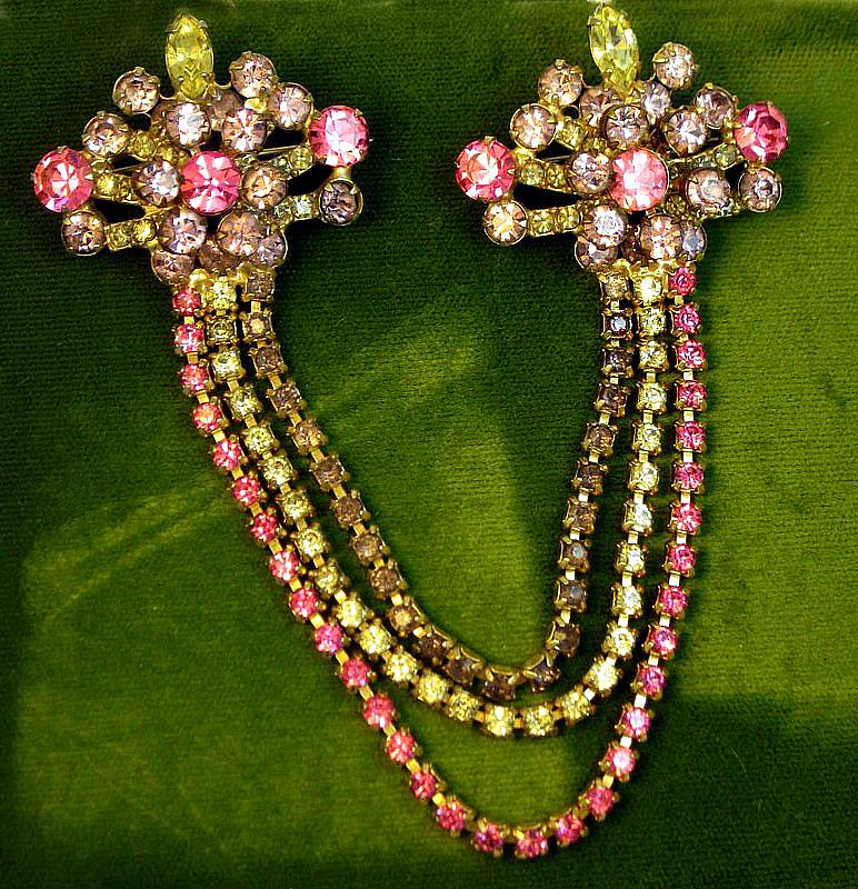 Front view of Pastel Chatons Only Other