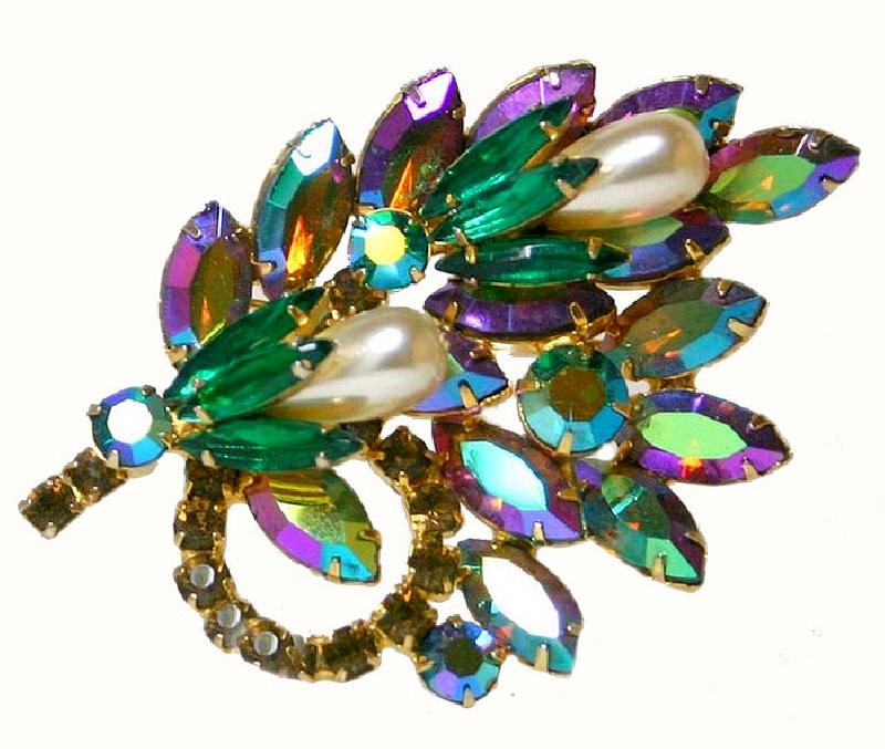 Front view of AB Navettes Pearl Brooch