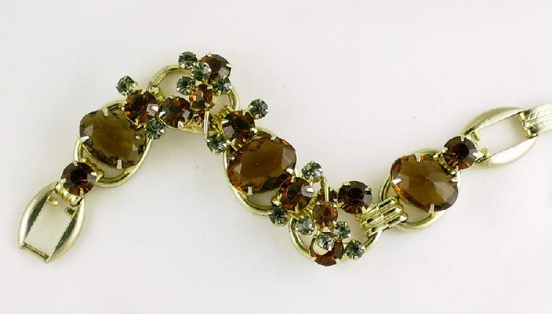 Front view of Topaz Oval Bracelet 5 Link