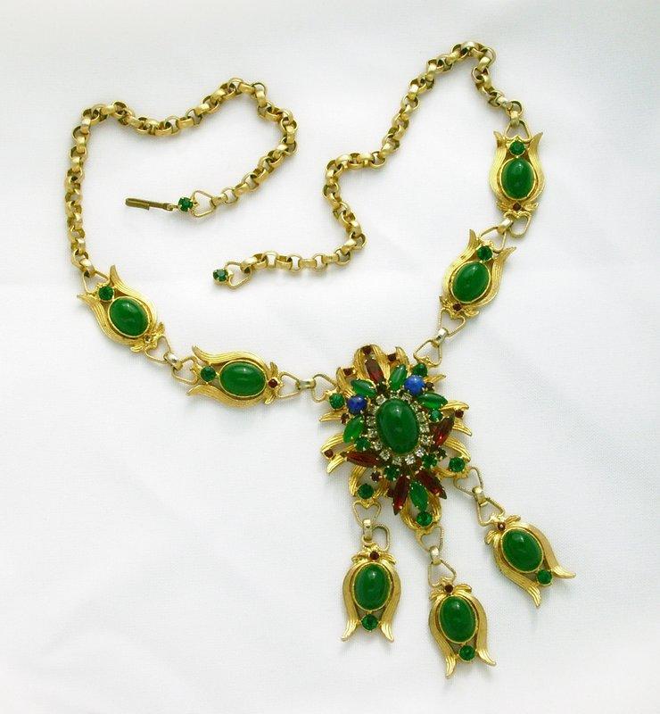 Front view of Green Cabochons Necklace