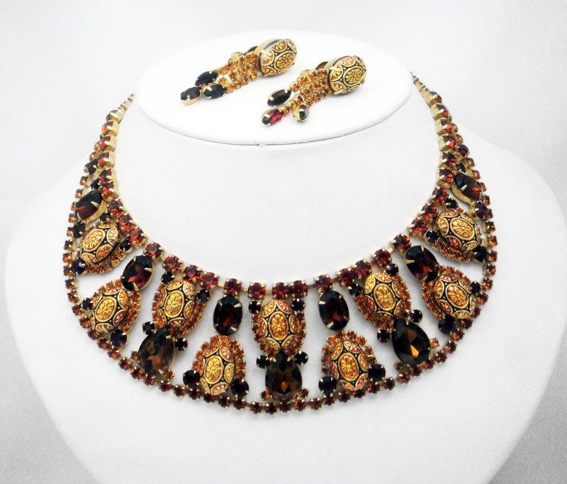 Front view of Topaz Cabochons Molded/Cut Earrings Clip