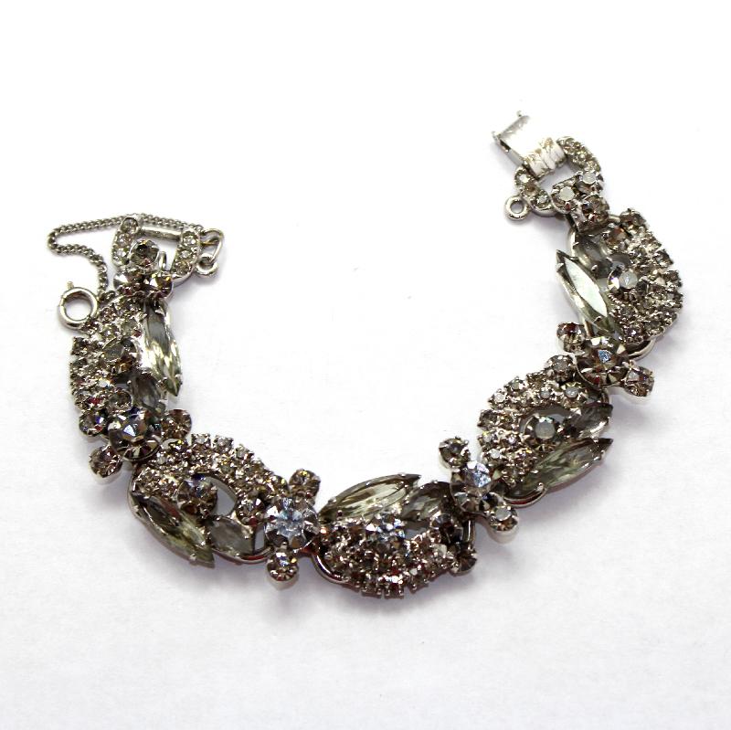 Front view of Gray (black Diamond) Navettes Bracelet 5 Link