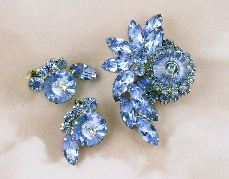 Front view of Blue Navettes Rivoli/Margarita Brooch
