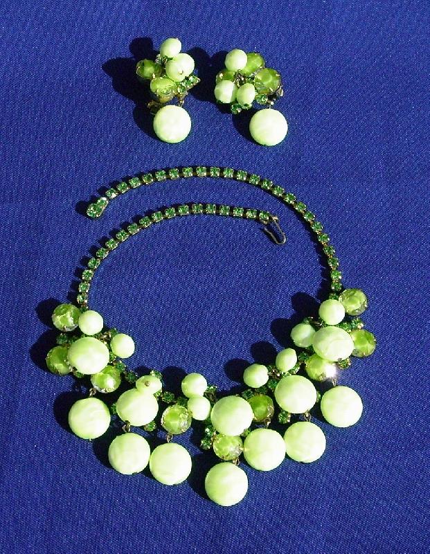 Front view of Green Chatons Only Givre Earrings Clip