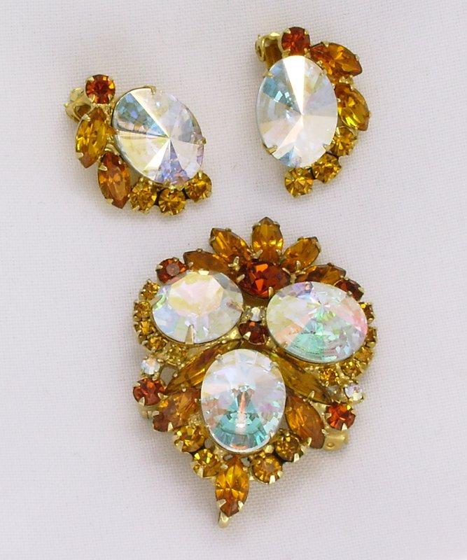 Front view of Topaz Oval Rivoli/Margarita Earrings Clip