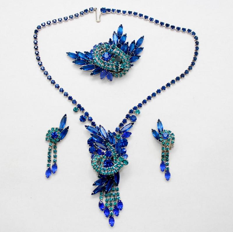 Front view of Blue Navettes Earrings Clip