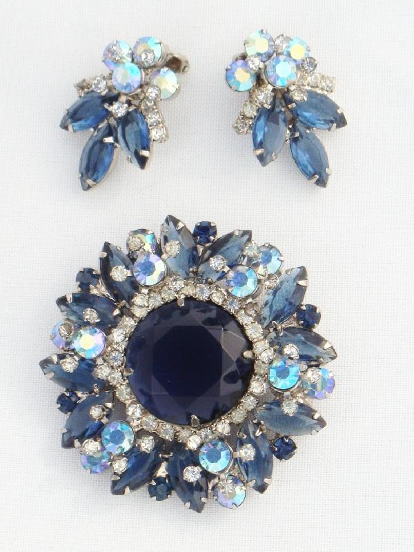 Front view of Blue Navettes Earrings Clip