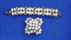 White (chalk Or Milk) Pear Frosted Bracelet 5 Link