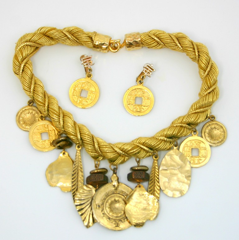 Front view of Earrings Clip