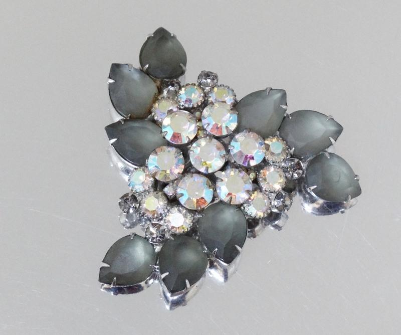 Front view of Gray (black Diamond) Pear Frosted Brooch