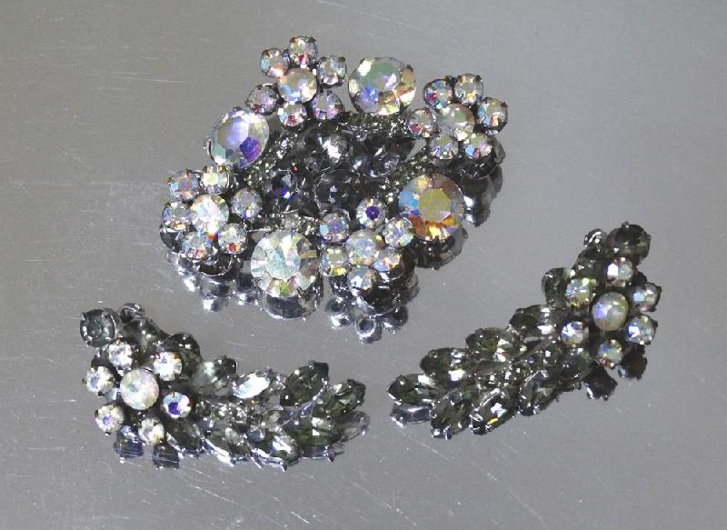 Front view of Gray (black Diamond) Navettes Earrings Clip