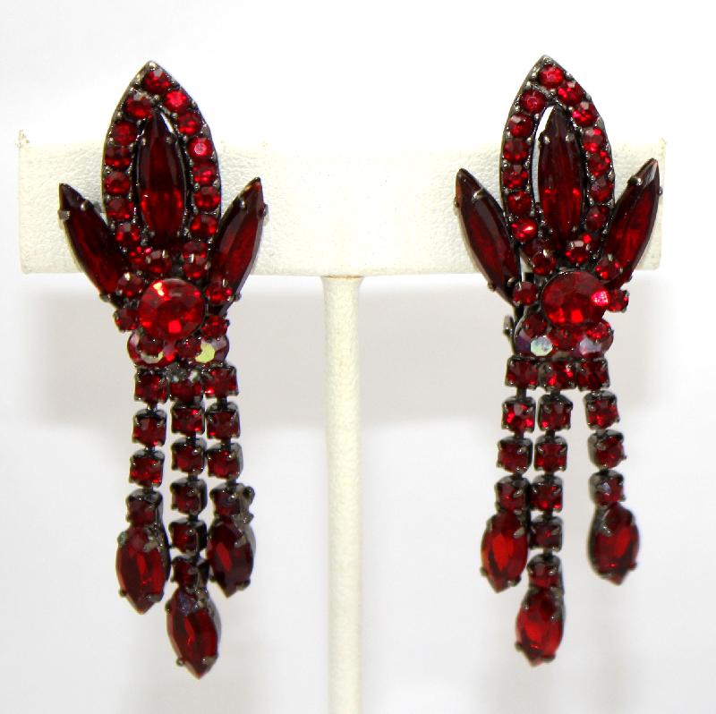 Front view of Red Navettes Earrings Clip