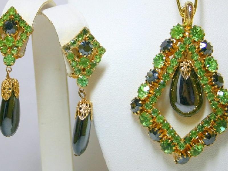 Front view of Green Chatons Only Earrings Clip