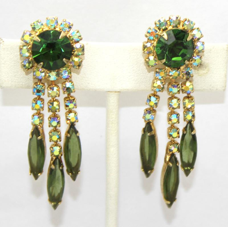 Front view of Green Navettes Earrings Clip