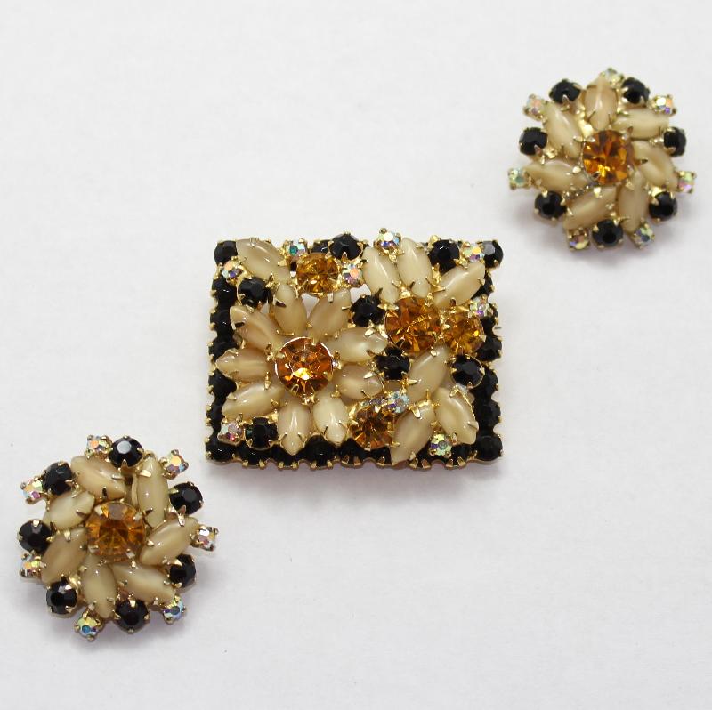 Front view of Multiple Colors Navettes Givre Brooch