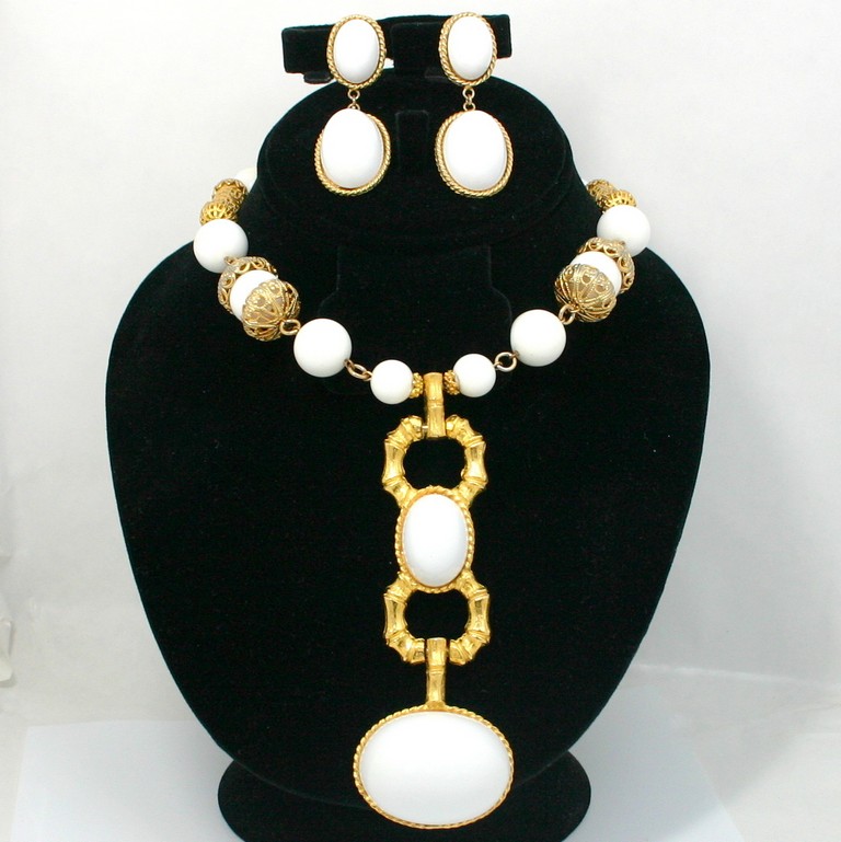 Front view of White (chalk Or Milk) Cabochons Necklace