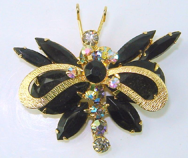 Front view of Black (jet) Pear Brooch