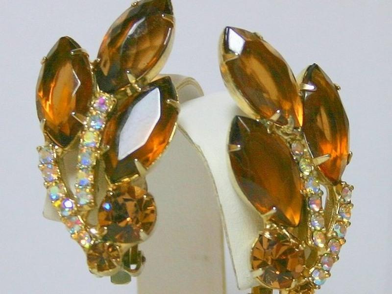 Front view of Topaz Navettes Earrings Clip