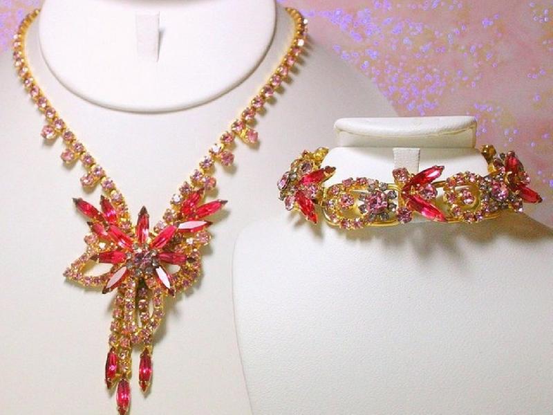 Front view of Pink Navettes Bracelet 5 Link