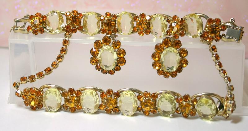 Front view of Yellow Oval Bracelet 5 Link