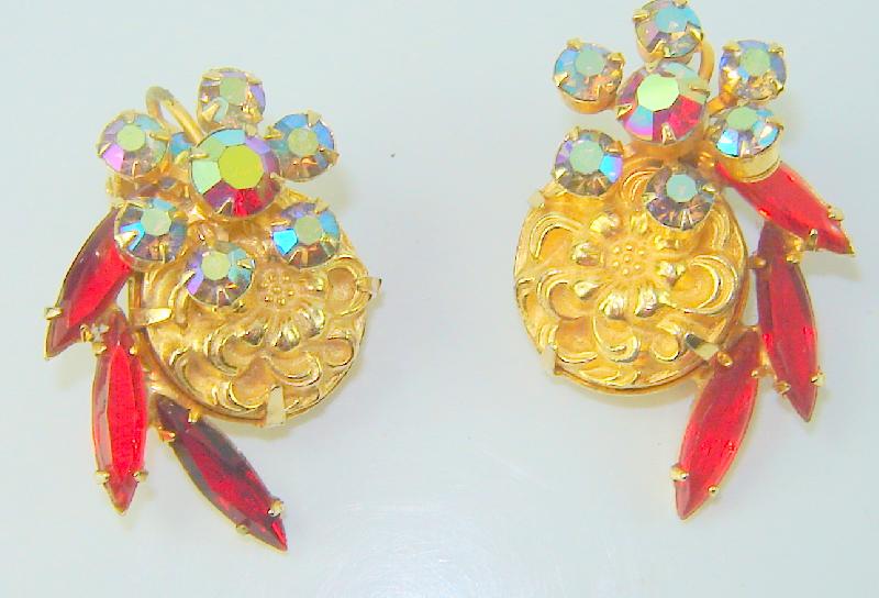Front view of Red Navettes Earrings Clip