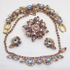 Purple (cardinal) Scooped Earrings Clip