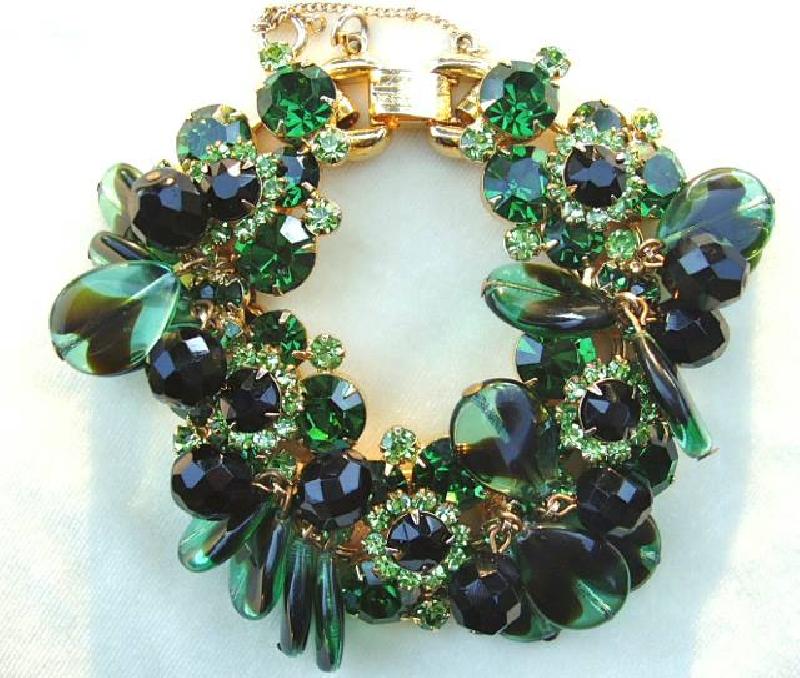 Front view of Green Chatons Only Bracelet 5 Link
