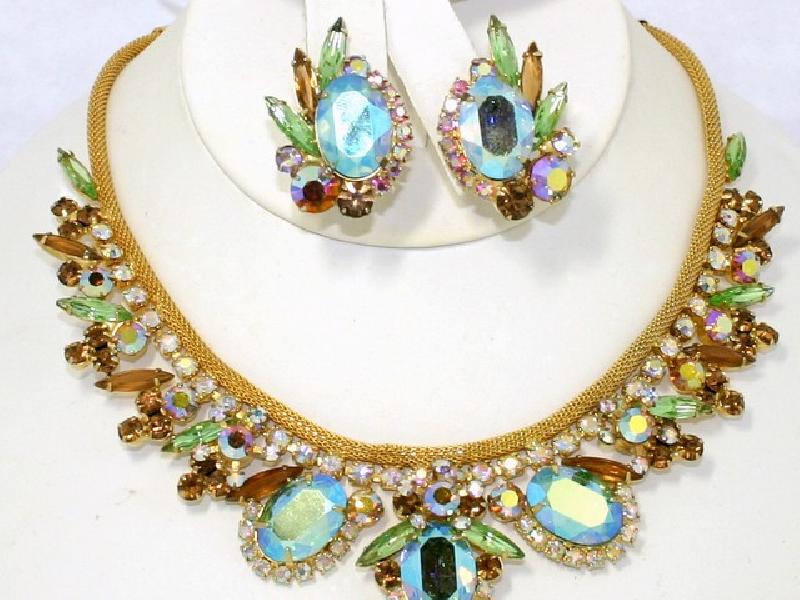 Front view of Multiple Colors Oval Necklace