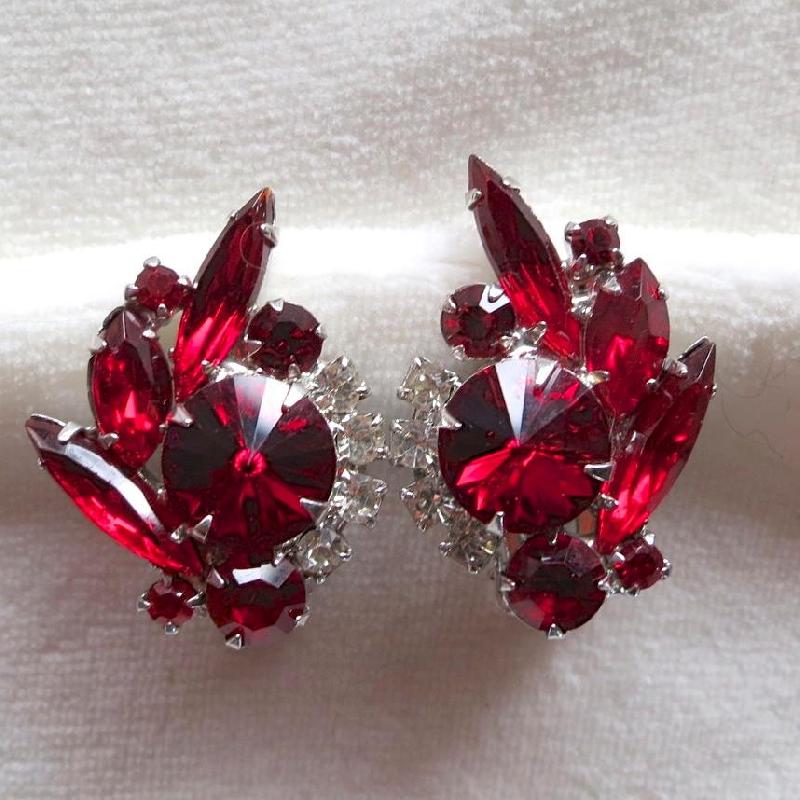 Front view of Red Navettes Rivoli/Margarita Earrings Clip