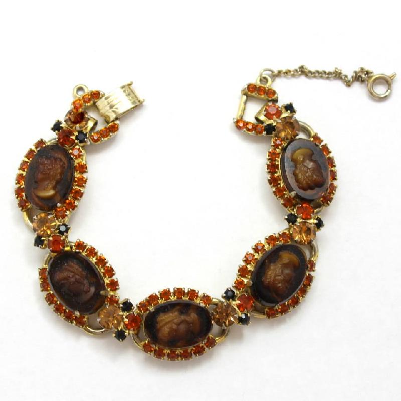 Front view of Topaz Oval Bracelet 5 Link