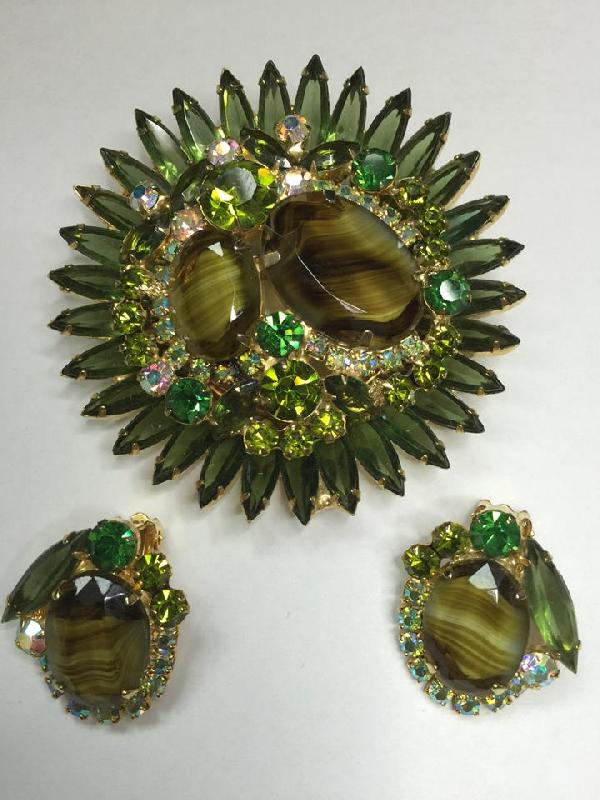 Front view of Green Oval Givre Brooch
