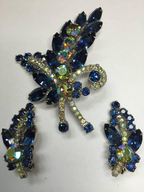 Front view of Blue Navettes Earrings Clip