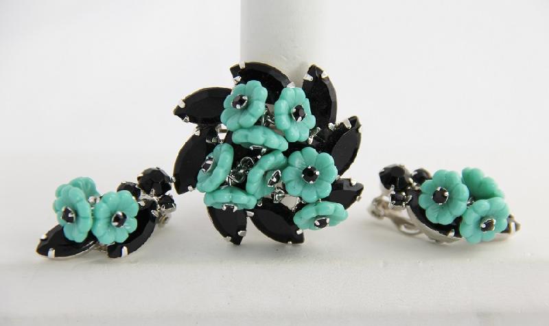 Front view of Black (jet) Navettes Brooch