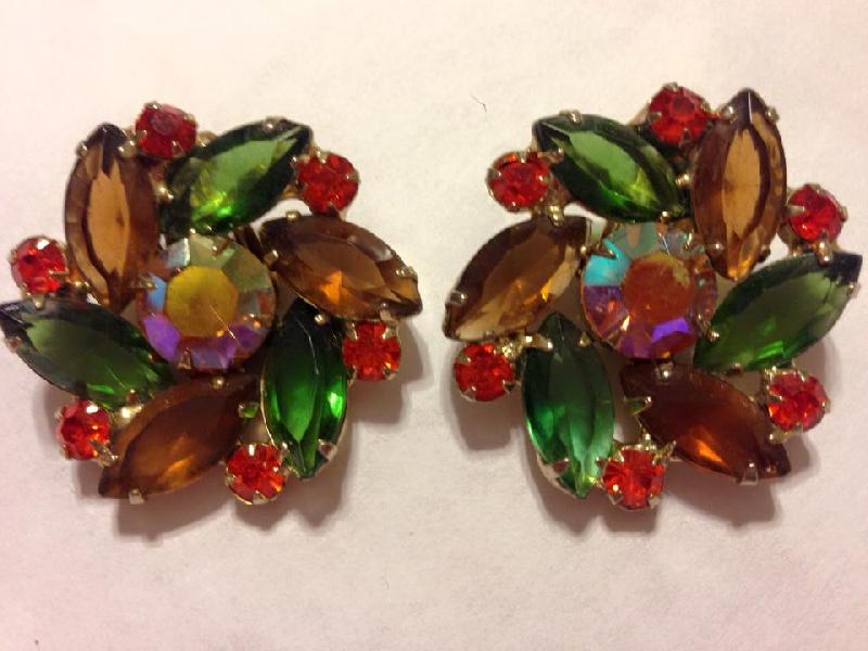 Front view of Fall Navettes Earrings Clip